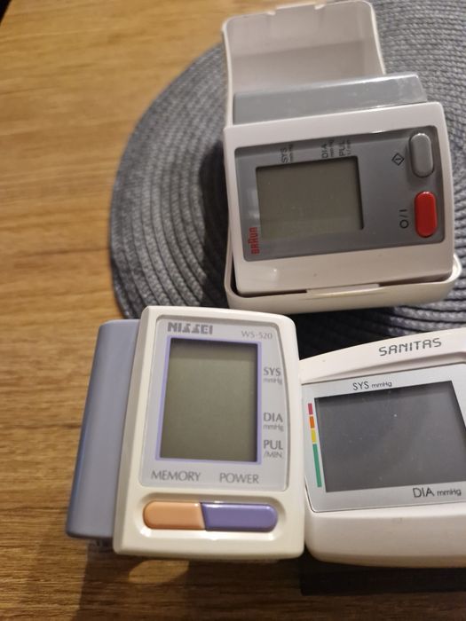 Zestaw cisnieniomierzy na nadgarstek  PRL.