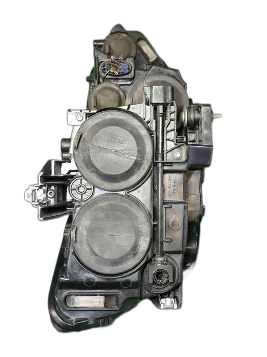 Ótica / Farol Esquerdo 3G1941005C - VW PASSAT B8