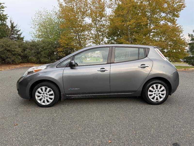 Nissan LEAF      2016