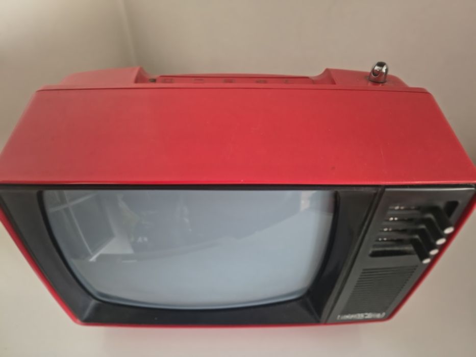 PRL Telewizor JUNOST 402B