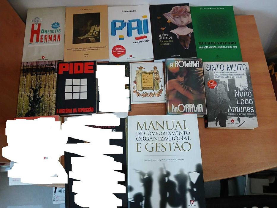 Livros de vários estilos literários
