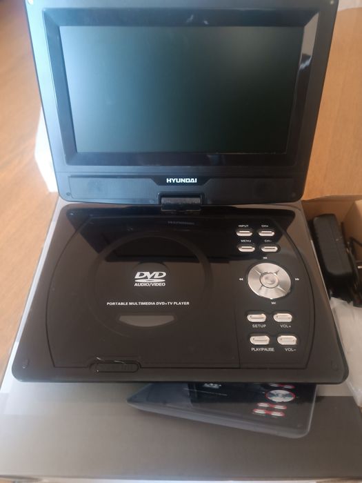 Портативний DVD плеєр HYNDAI 9.5" PDP498SUATV