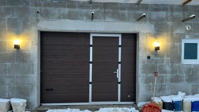 Секційні ворота з каліткою / ролети / автоматика