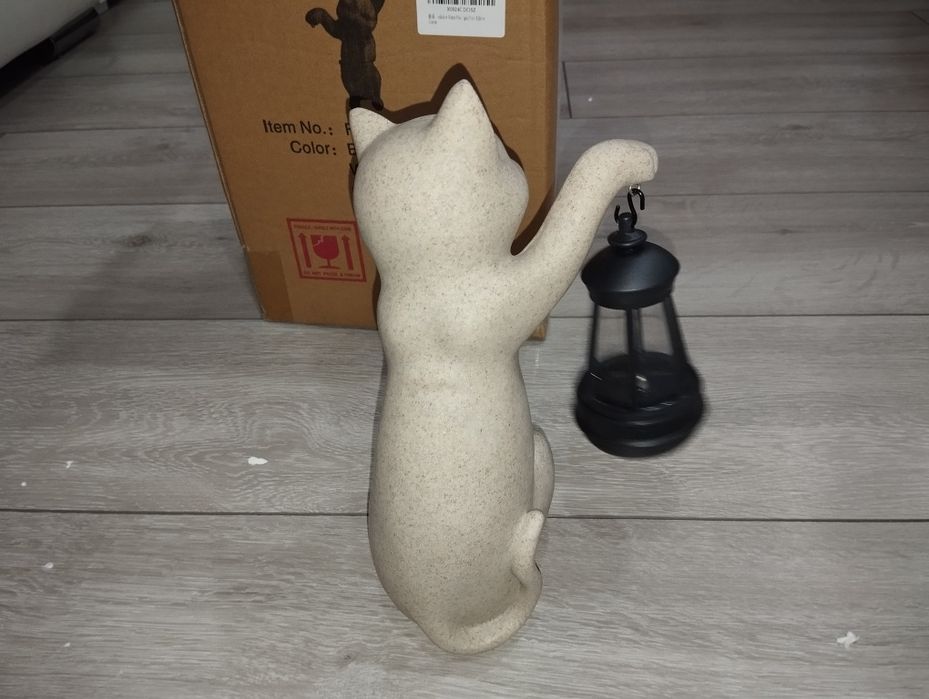 Lampka solarna ogrodowa