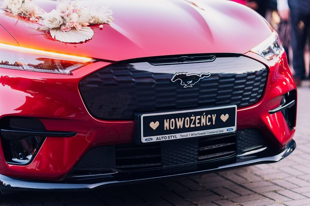 Auto do ślubu limuzyna samochód do ślubu