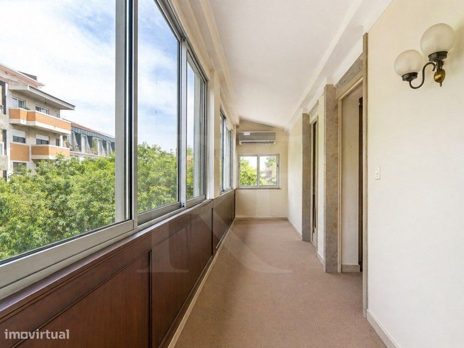 Apartamento familiar T5 na Estrela | Prédio com elevador