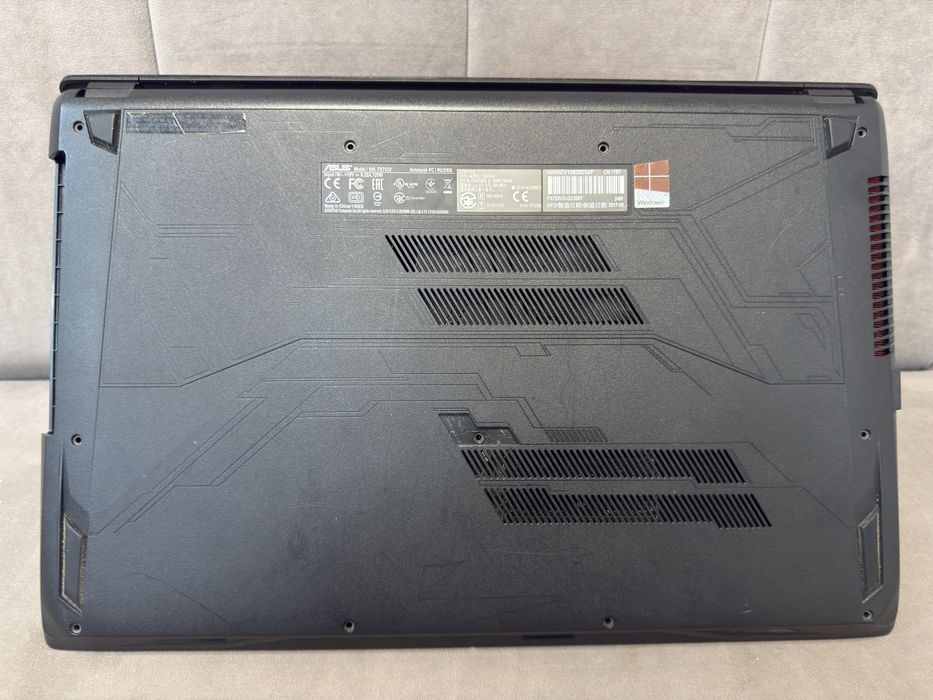 Asus FX753 (i7-7700HQ, GTX 1050, 8Gb, 256Gb)