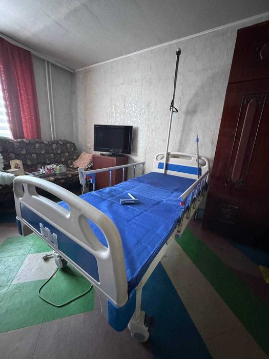 Ліжко лікарняне регульоване з латексним матрацом (можна окремо)