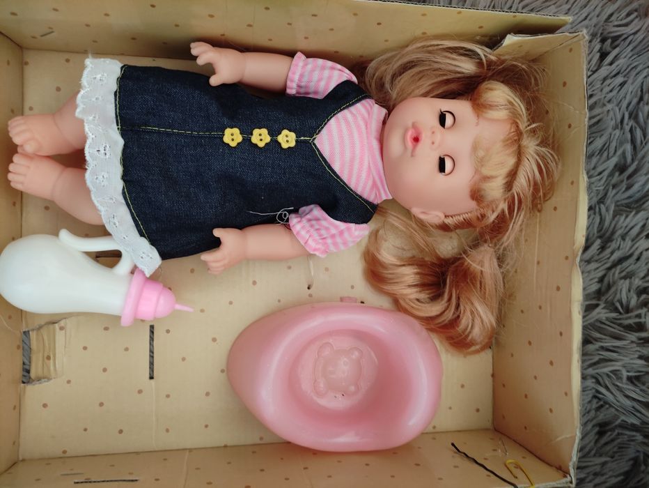 Лялька для дівчинки