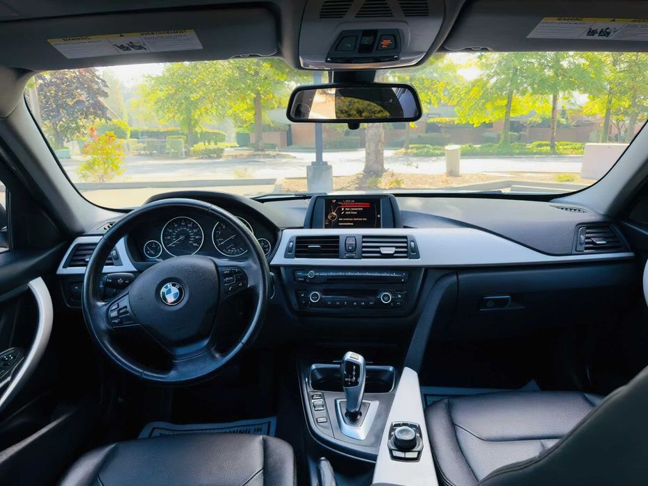 BMW 3 Series 320i      2015