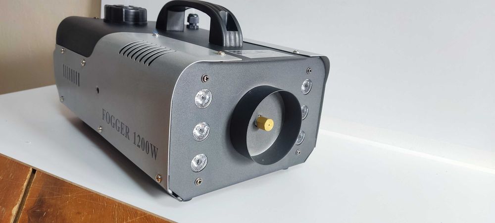 Wytwornica dymu 1200W LED RGB bez pilota DJ klub impreza