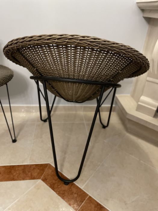 Cadeira e mesa Area em PVC e aço