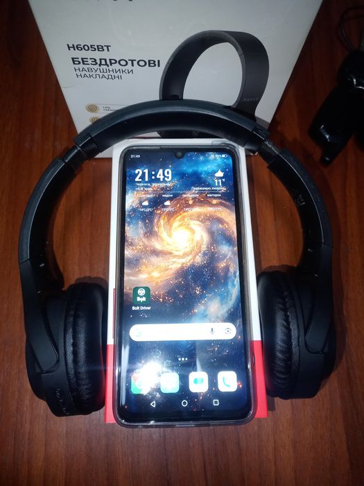 Телефон з великим экраном 6,9" ZTE nubia V70 MAX