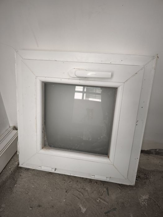 2 Janelas em PVC 50x50 vidro  duplo fusco