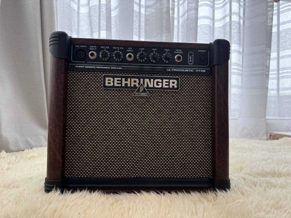 Комбопідсилювач для акустичної гітари Behringer Ultracoustic AT108