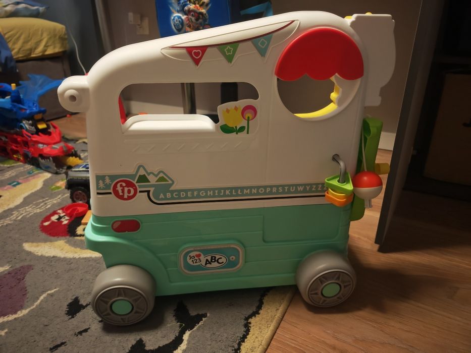 Fisher Price Wesoły Kamper Malucha pchacz jeździk grający