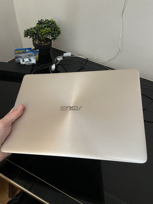 Ultrabook Asus ZenBook UX410 i3 7100U 8GB RAM