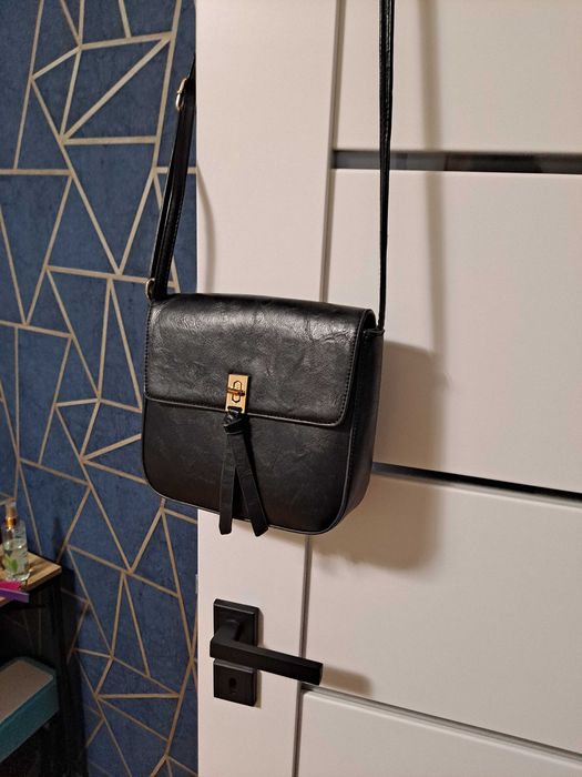 mała czarna torebeczka