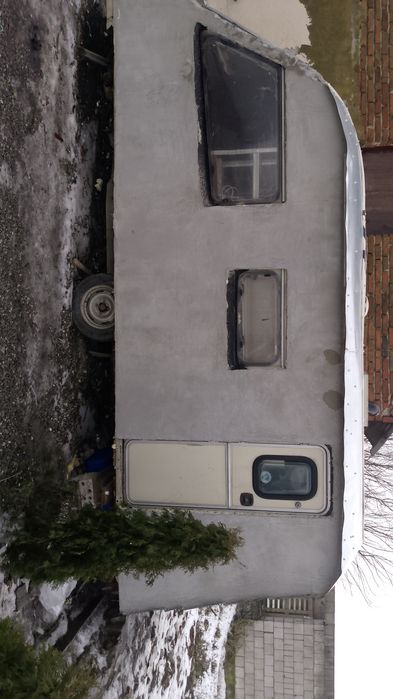 Przyczepa kempingowa na budowę