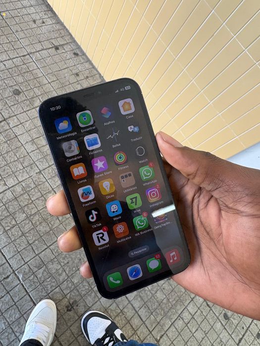 iPhone 12 com garantia