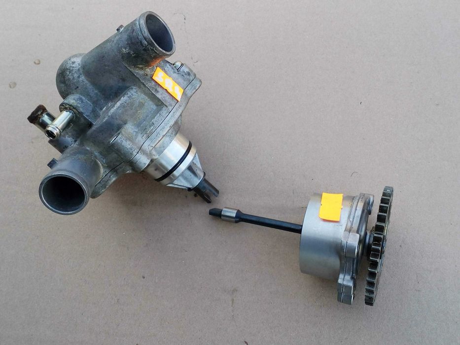 Suzuki gsr 600 pompa wody , pompa oleju komplet