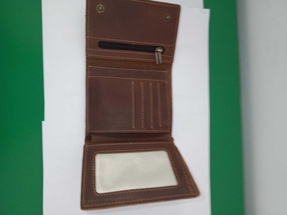 Carteira de documentos em couro genuíno com corrente zíper