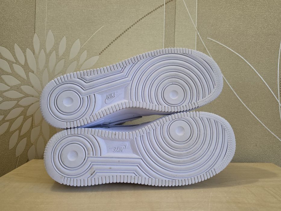 Білі кросівки Nike Air Force 1 Le оригінал р.38