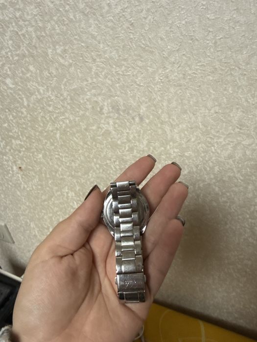 Годинник guess зі вставками