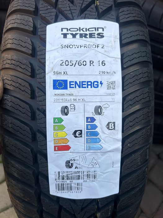 205/60/16 96H Nokian Tyres Snowproof 2