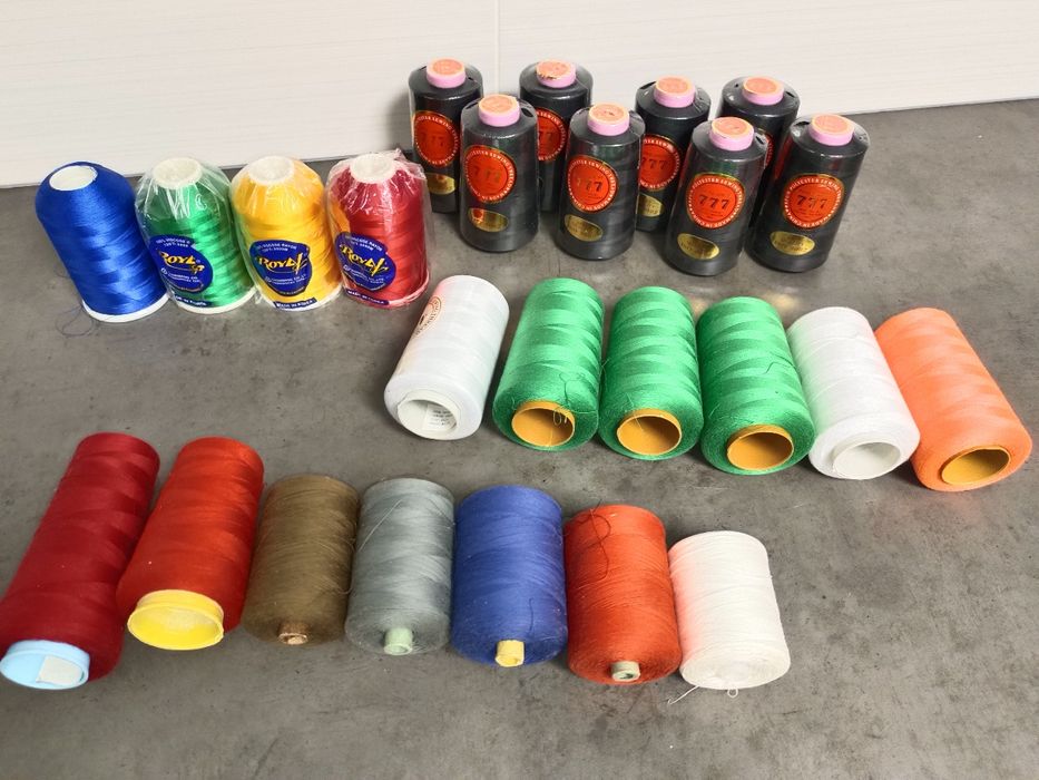 Великі катушки ниток, для шиття, нові та бу, чорні білі кольорові