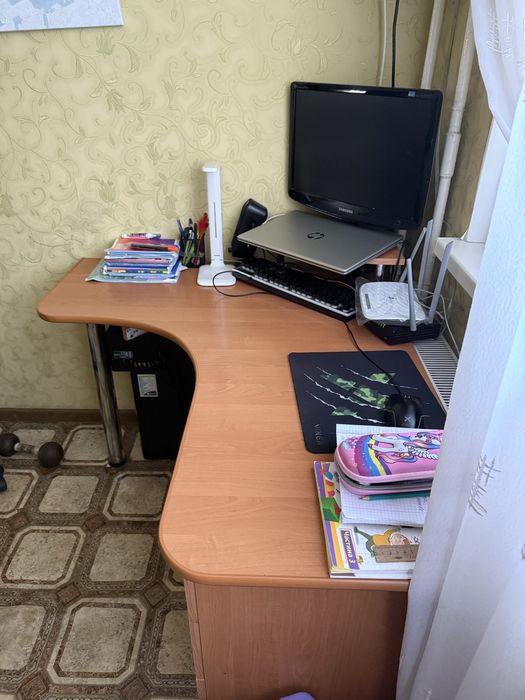 Продам письмовий стіл, кутовий