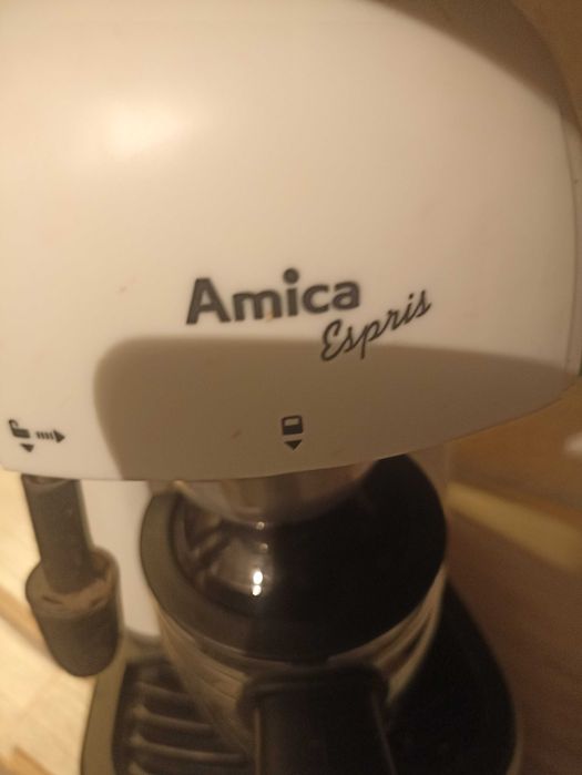 ekspres do kawy kolbowy Amica