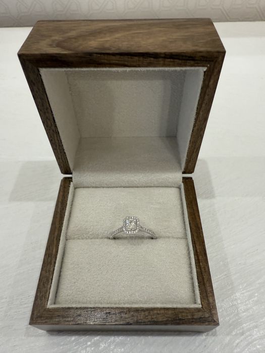 Каблучка з натуральним Діамантом