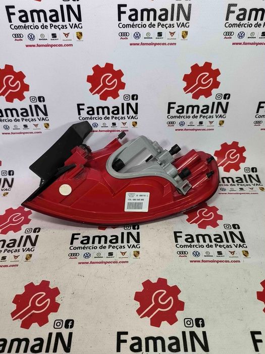 Farolim Esquerdo AUDI A4 B8 Avant 8K9945095 (OEM)