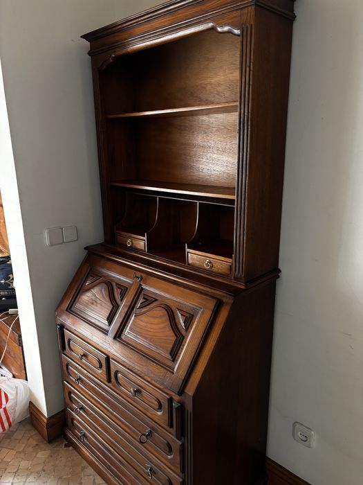 Escrivaninha classica com estante