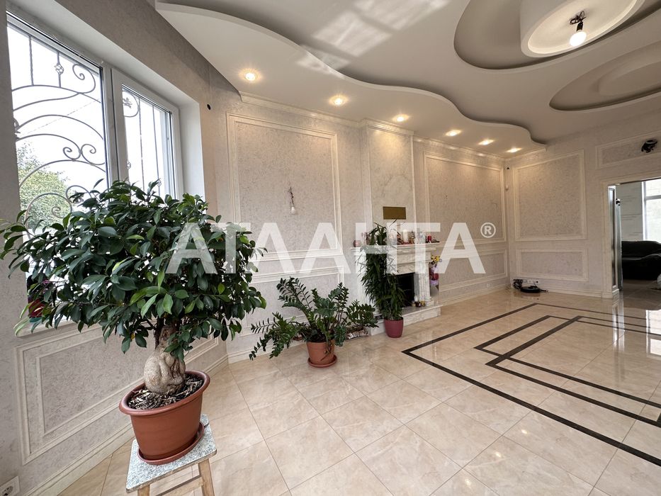 3-уровневый дом с ремонтом на 5.5 сотках на Фонтане