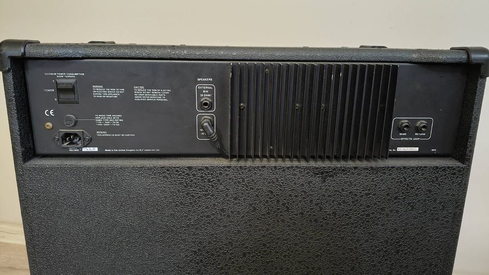 Fender gitara i Laney BC 250