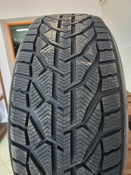 NOWA opona Kormoran SNOW 245/45R18 100V – zimówka, fabryczna 2025 ROK