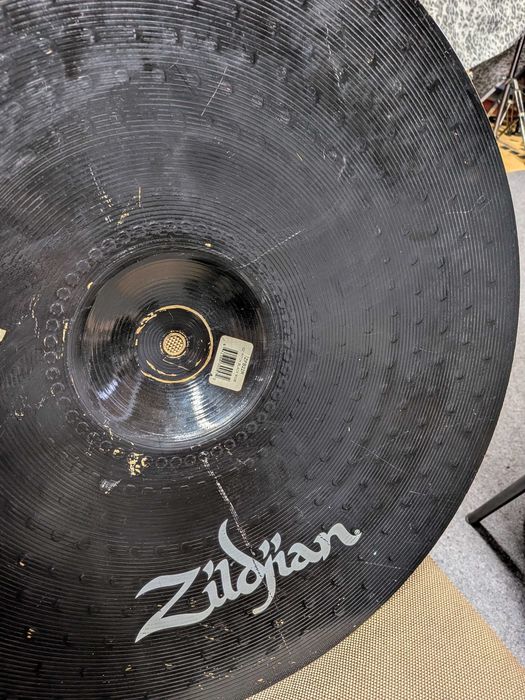 Ride Zildjian Pitch Black' "22 - Prato de bateria