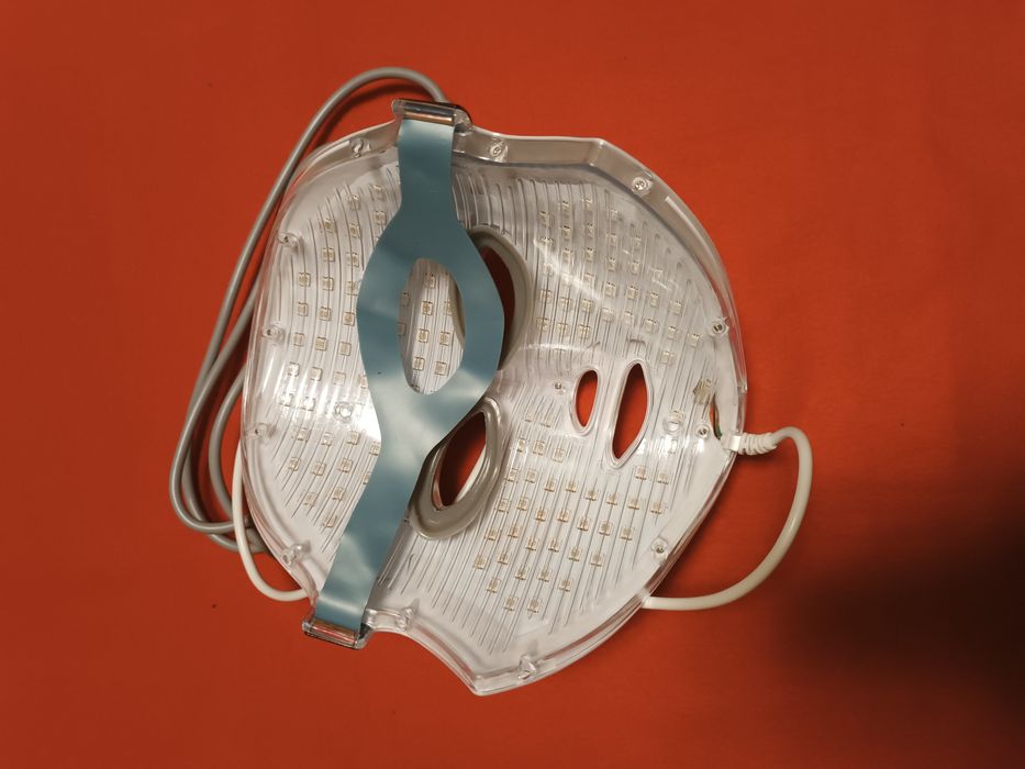 Скрабер и LED Маска остатки от косметологического аппарата.