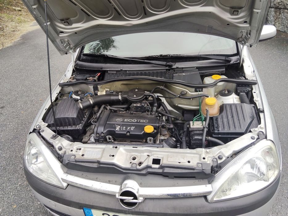 Opel corsa a gasolina baratinho... irrepreensível.com ar condicionado