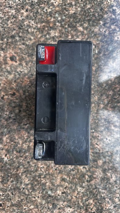 Продам акумулятор 6в