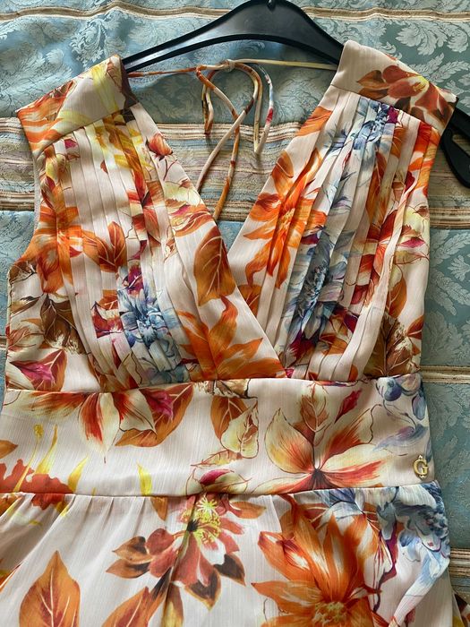 Deslumbrante vestido da prestigiada marca Guess