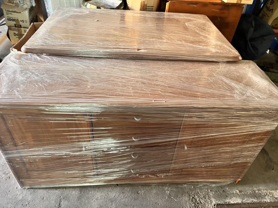 Mesa e aparador de cozinha