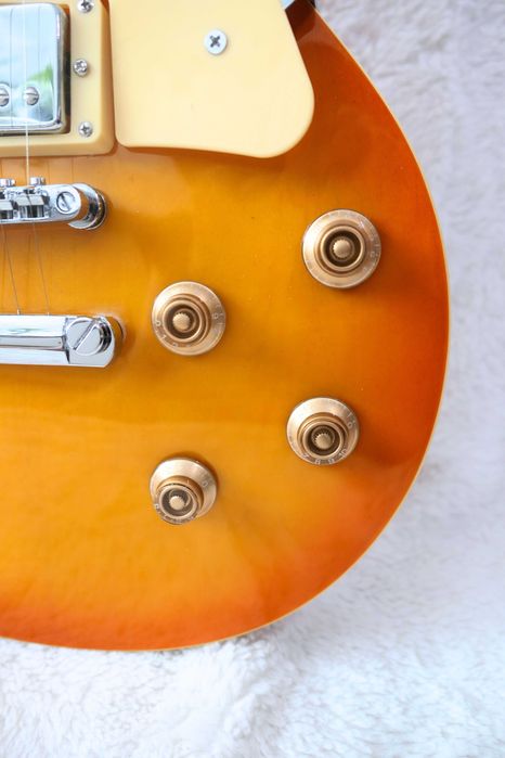 gitara elektryczna Arrow LP 22 Amber Rosewood/Cream z dodatkami