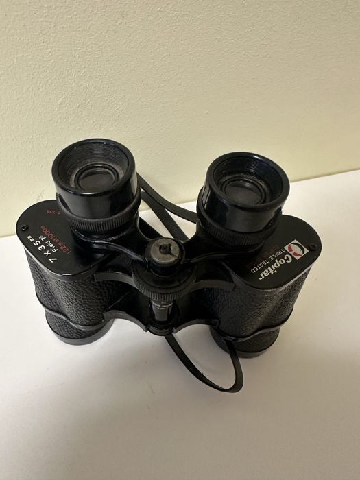 Бінокль в чохлі