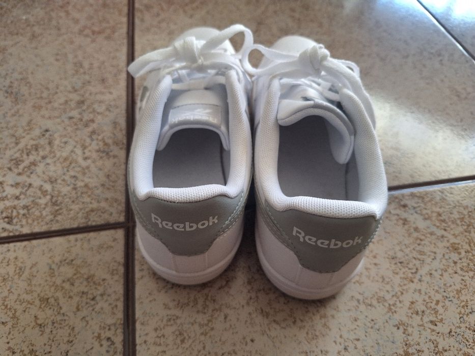 Ténis Reebok praticamente novos