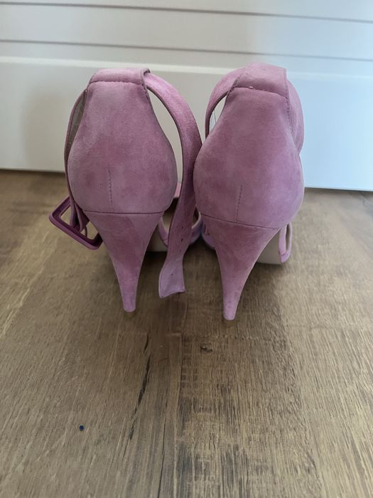 Босоніжки, туфлі miraton