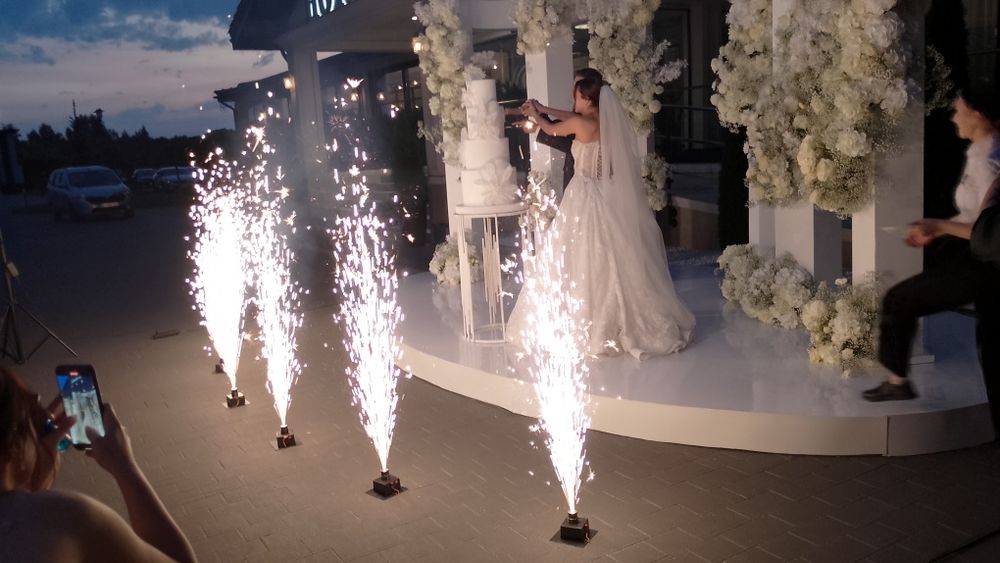 Важкий дим, низький дим, холодні вогні,конфеті,підсвітка  диму,банера