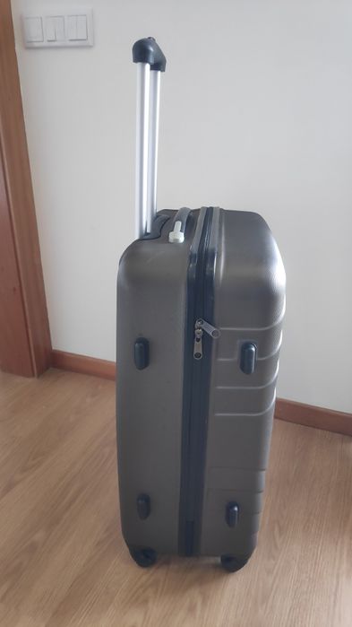 Mala viagem rija Misako